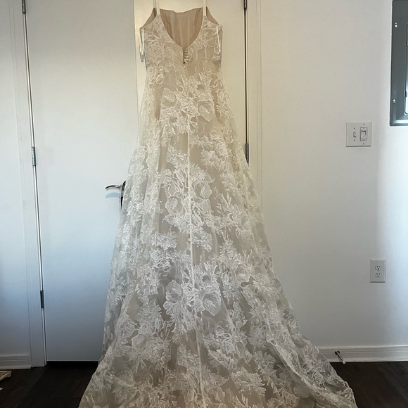 Ingrid Olić Rosalee wedding gown - Picture 8 of 9